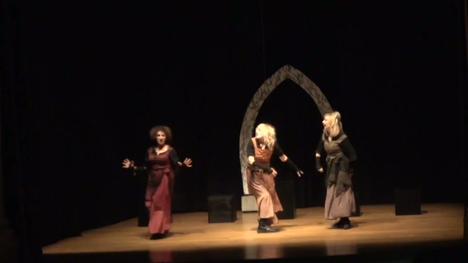 Le tre streghe si incontrano nella tormenta, durante la battaglia