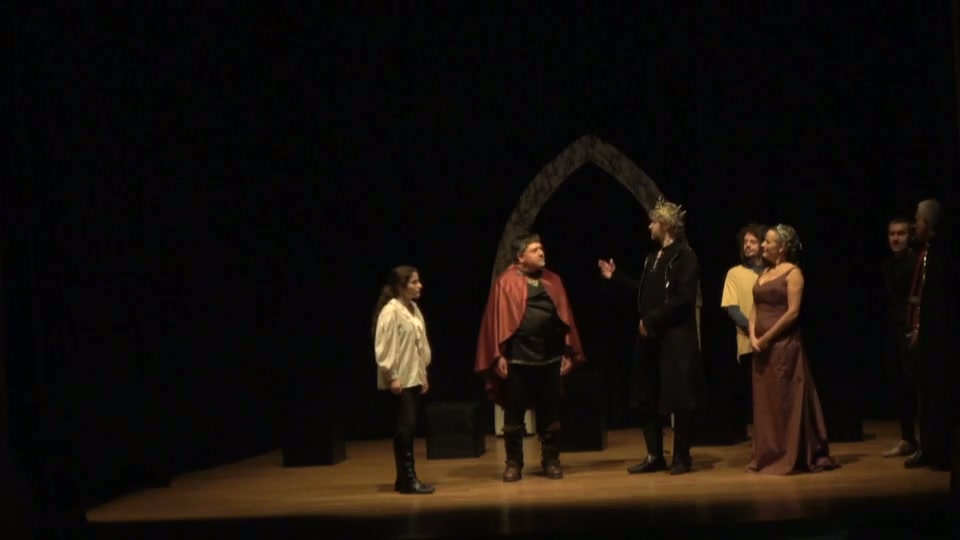 Macbeth, diventato re, invita Banquo al banchetto regale