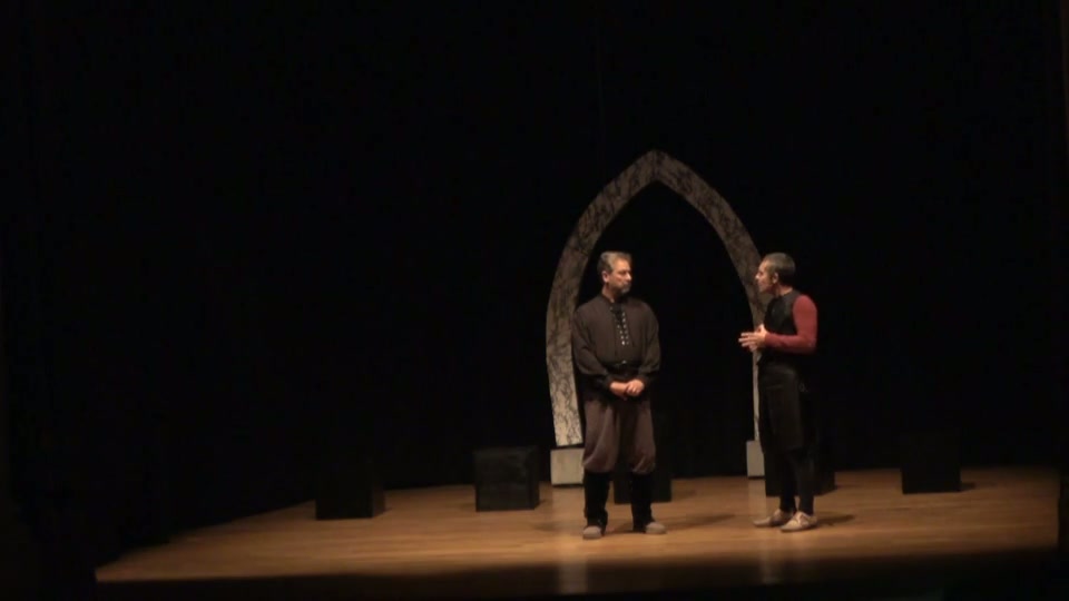 Lennox e un nobile parlano dei loro dubbi su Macbeth