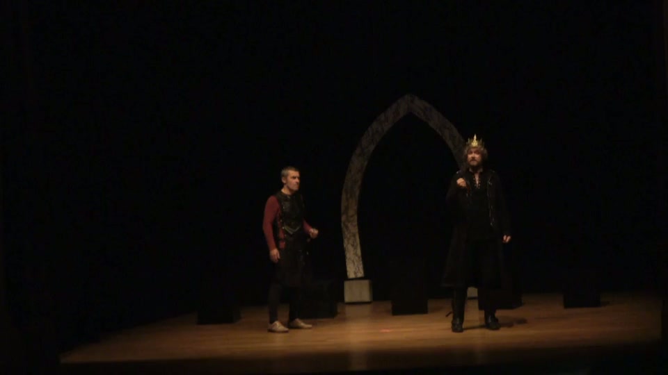 Lennox annuncia che Macduff è fuggito in Inghilterra, Macbeth decide di sterminare la sua famiglia